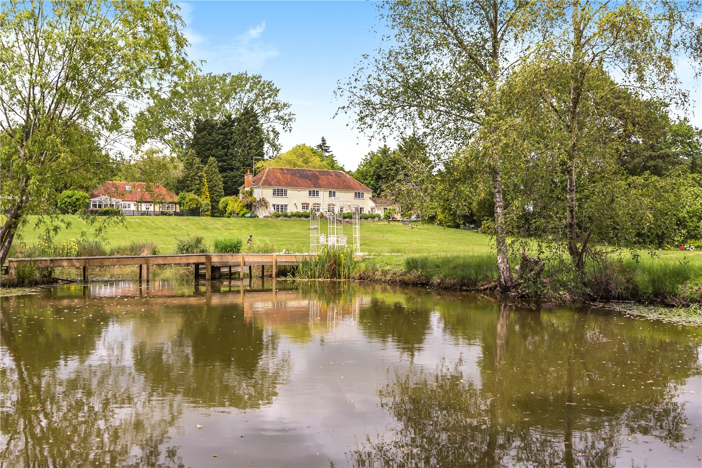 Farnham Road, Holt Pound, Farnham, GU10